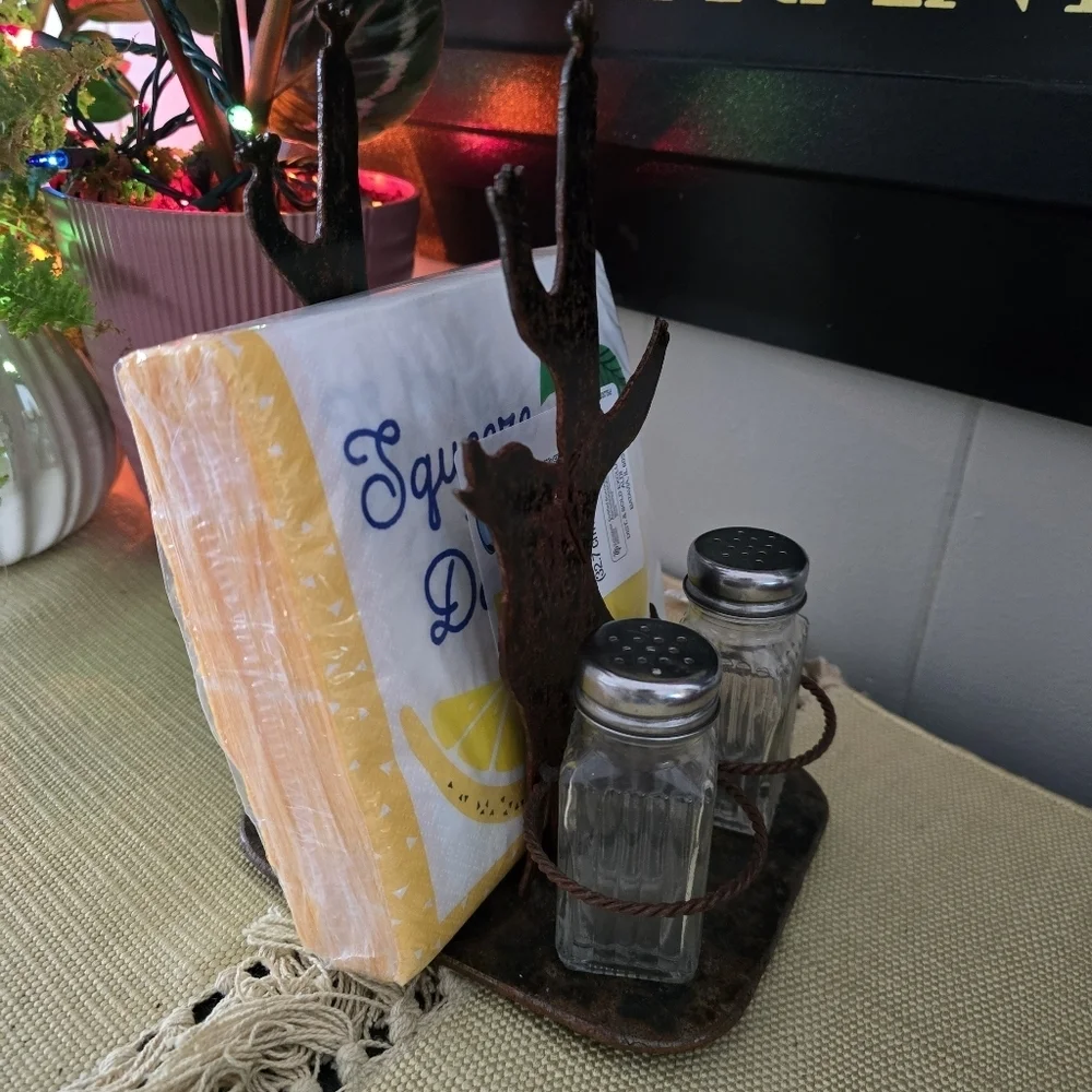 Metal Howling Coyote And Cactus Napkin, Salt, Pepper Holder